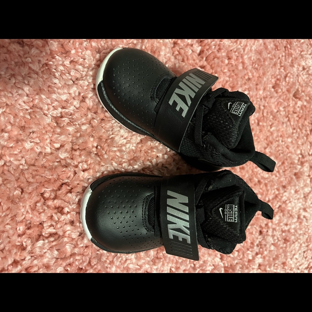 Nike boys shoes brand new